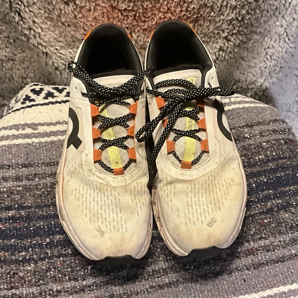 On Cloudmonster running shoes.  Men’s 9.5 - Picture 2 of 8